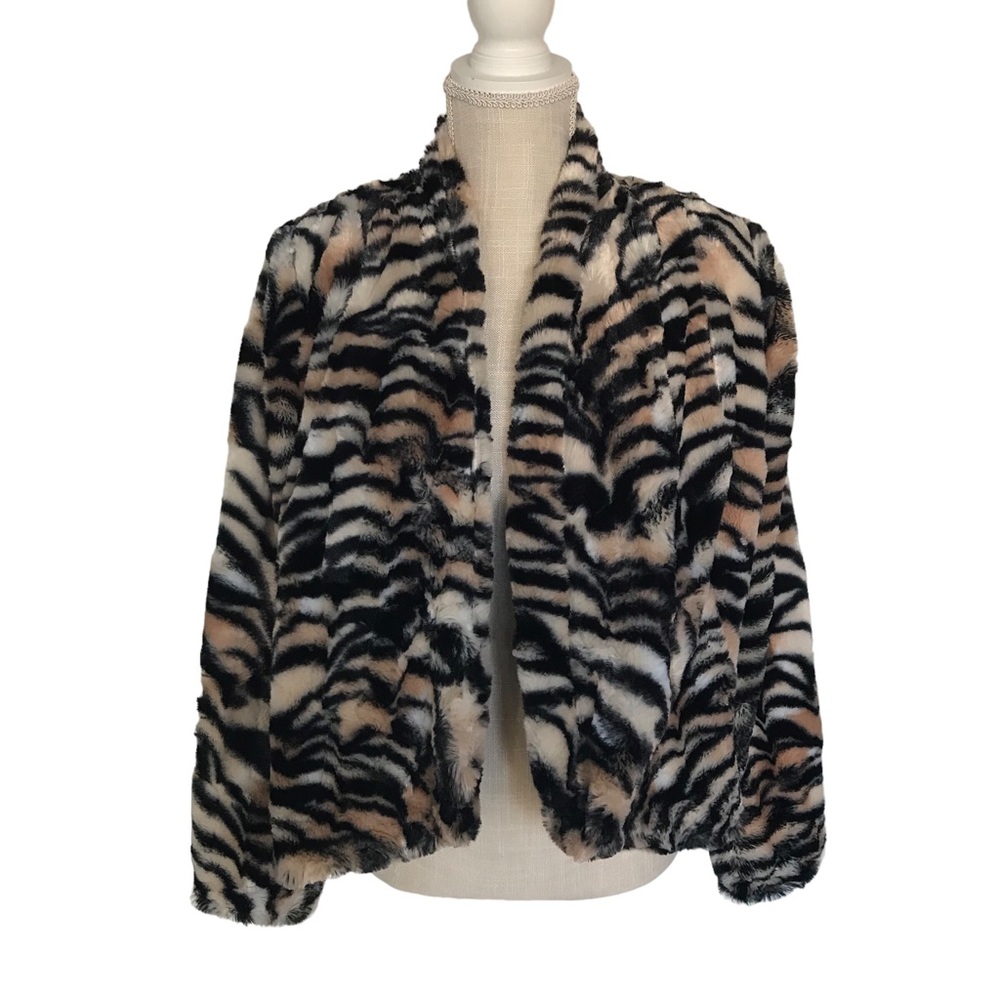 Kate Rosy size small fully lined super soft and fuzzy short jacket